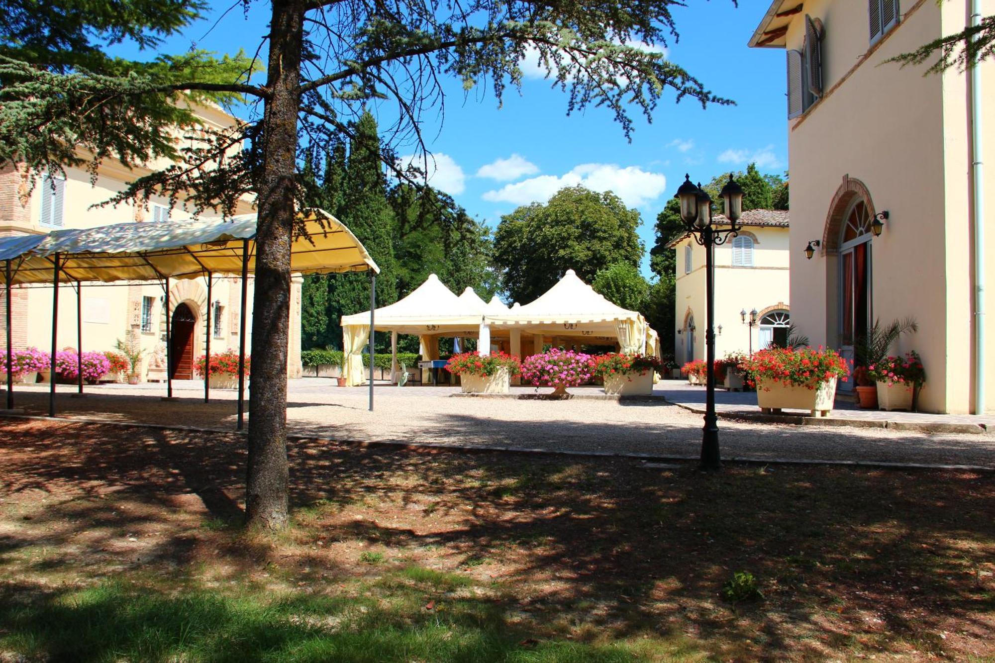 Hotel Villa San Donino Citta di Castello Luaran gambar